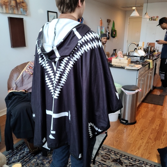 Kuruphone Poncho - Picture 2 of 2